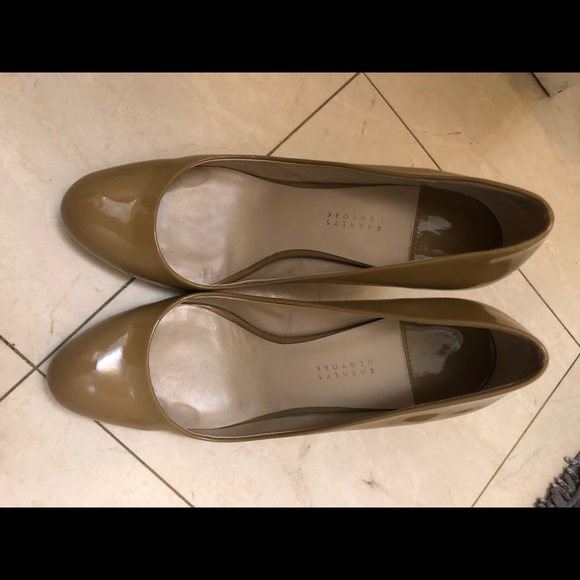 Barneys New York Beige Patent Leather Pumps Sz 9 - Picture 4 of 8
